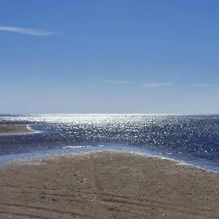 Seaside Escape With - By Traum Nyaraló